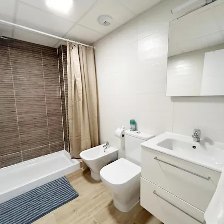 Elegant 3 Bedroom In Torrequebrada Lägenhet *